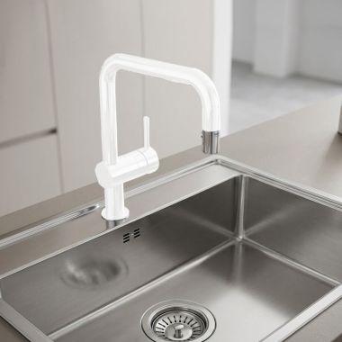 Click here to see Grohe 46857000 Grohe Universal StarLight Chrome Pull-Out Spray - 46857000