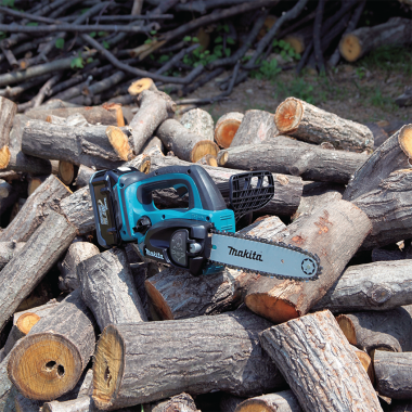 Click here to see Makita HCU02C1 Makita 36V Lithium-Ion Cordless Chain Saw Kit with Batteries and Charger - HCU02C1