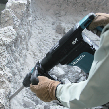 Click here to see Makita HM1111C Makita 17 lb. SDS-MAX AVT Demolition Hammer, 1,100 - 2,650 BPM, 99 dB - HM1111C