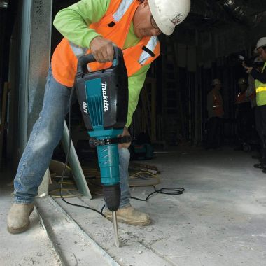 Click here to see Makita HM1214CX Makita 27 lb. SDS-MAX AVT Demolition Hammer and 1
