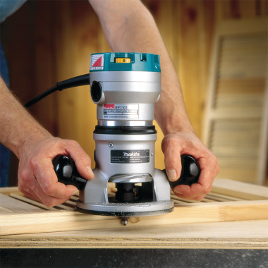 Click here to see Makita RF1101 Makita 2-1/4 HP Router with Soft Start and Variable Speed Control, 11-Amp Motor - RF1101