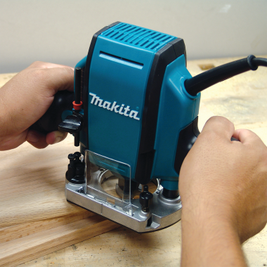 Click here to see Makita RP0900K Makita 1-1/4 HP Plunge Router with 8.0 AMP Motor, 27000 RPM, Uses 1/4