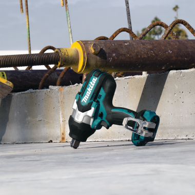 Click here to see Makita XWT07Z Makita 18V LXT Lithium-Ion Brushless Cordless High Torque 3/4