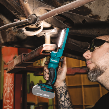 Click here to see Makita DML801 Makita 18V LXT Cordless 12 L.E.D. Flashlight, 5.0Ah - DML801 