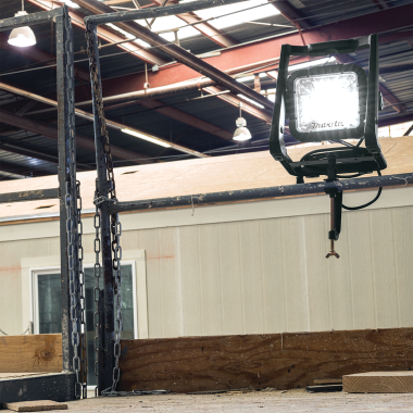 Click here to see Makita DML805 Makita 18V LXT Lithium‑Ion Cordless/Corded 20 L.E.D. Work Light, 750 Lumens, Light Only - DML805 