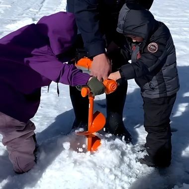 Click here to see  E808C-KIT4A Flex Series 40V Cordless Ice Auger Kit with 4.0Ah Battery and 5A Fast Charger, 6