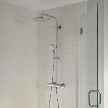 Click here to see Grohe 27814001 GROHE Rainshower Cosmopolitan 210 1.75 GPM 1-Spray Showerhead, 1/2