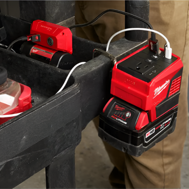 Click here to see Milwaukee 2846-20 Milwaukee M18 TOP-OFF Power Supply with 175W for M18 Batteries - 2846-20 