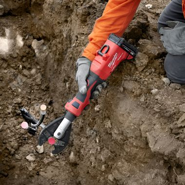 Click here to see Milwaukee 2978-20 Milwaukee M18 Brushless Cordless FORCE LOGIC 6-Ton Linear Utility Crimper, Tool-Only - 2978-20