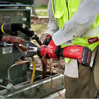 Click here to see Milwaukee 2978-22O Milwaukee M18 Cordless FORCE LOGIC 6T Linear Utility Crimper Kit with O-D3 Jaw - 2978-22O