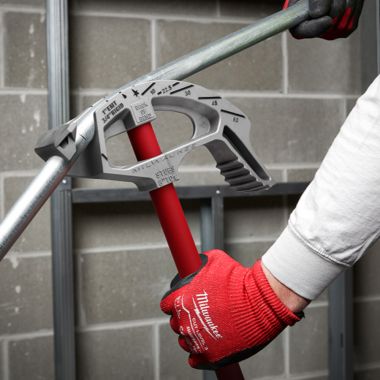Click here to see Milwaukee 48-22-4072 Milwaukee 1in EMT Aluminum Conduit Bender For 1in EMT, 3/4in Rigid, and 3/4in IMC - 48-22-4072