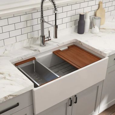 Click here to see   BOCCHI Contempo Farmhouse Apron Front Fireclay 33