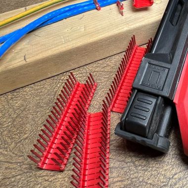 Click here to see Milwaukee MNM1-600 Milwaukee 1