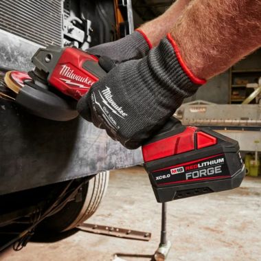 Click here to see Milwaukee 48-59-1861 Milwaukee M18 Dual Bay Super Charger Starter Kit - 48-59-1861