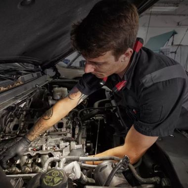 Click here to see Milwaukee 2117-21 Milwaukee 400 Lumens LED REDLITHIUM Rechargeable Neck Light - 2117-21 