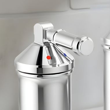 Click here to see Delta H576-PR Delta Broderick Level Handle Kit for the 3-Hole Roman Tub with a Hand Shower, ADA, Lumicoat Chrome - H576-PR