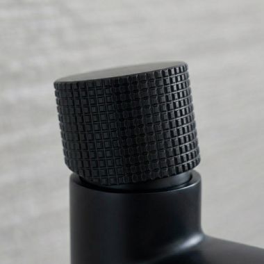 Click here to see Delta RP102207BL Delta Galeon Knurled Knob Handle, Matte Black - RP102207BL