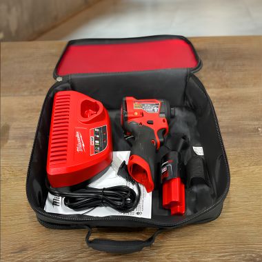 Click here to see Milwaukee 3453-21 Milwaukee M12 FUEL Cordless Impact Driver Kit with 1/4