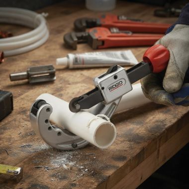 Click here to see RDG 31647 RIDGID 152-P Quick-Acting Tubing Cutter with Wheel for Plastic, 1/4