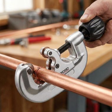 Click here to see RDG 32930 RIDGID Model 20 Screw Feed Tubing & Conduit Cutter, 5/8