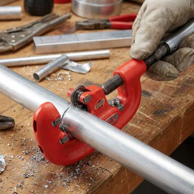 Click here to see Ridgid 32870 RIDGID Model 42-A 4-Wheel Heavy-Duty  Pipe Cutter, 3/4
