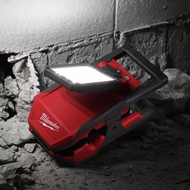 Click here to see Milwaukee 2358-20 Milwaukee M18 ROVER Clamping Flood Light - 2358-20