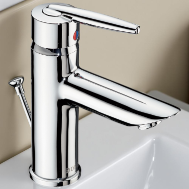 Click here to see Delta 25225-LA Delta Grail Single-Handle Bathroom Faucet w/ Pop-Up, Stick Handle, Chrome - 25225-LA