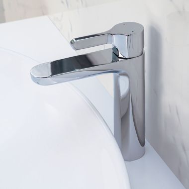 Click here to see Delta 35525-M Delta Kendari Single-Handle Mid-Height Bathroom Faucet, Chrome - 35525-M