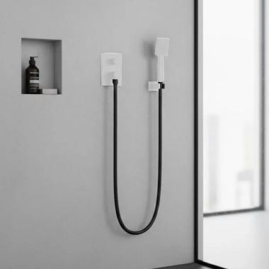 Click here to see Grohe 269942430 GROHE Universal 59” Metal Twist-Free Shower Hose, 1/2
